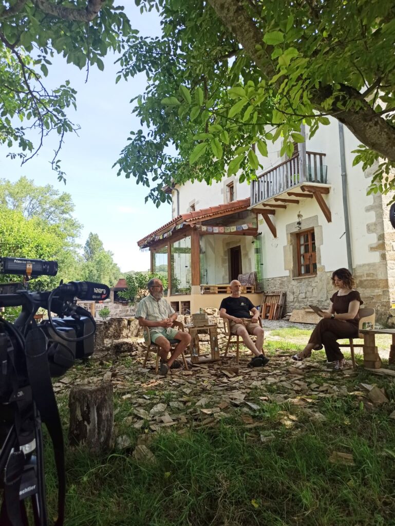 Especial de bioconstrucción grabado por Navarra Televisión