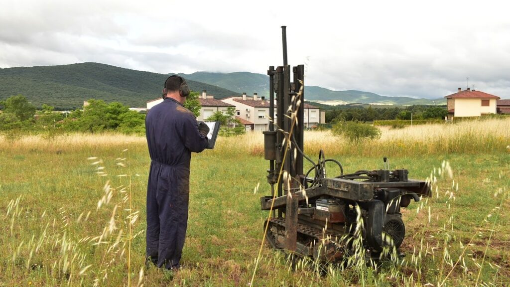 en bioconstrucción, antes de construir se observa el lugar